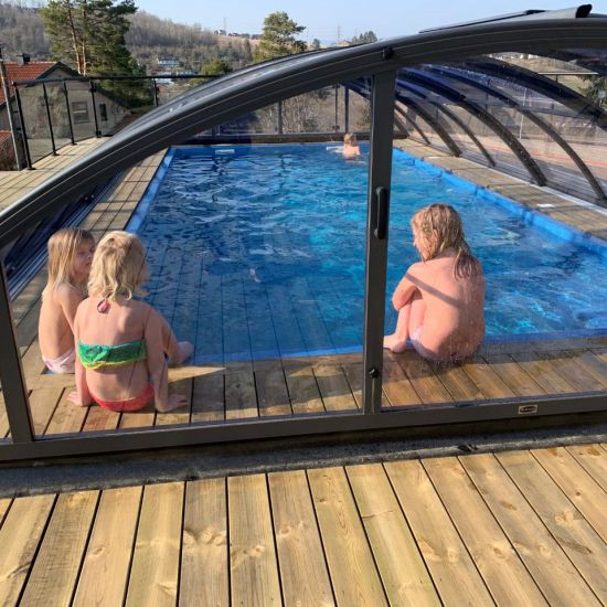Compass Pools Aqua Nova 77 med Maxi Ribs